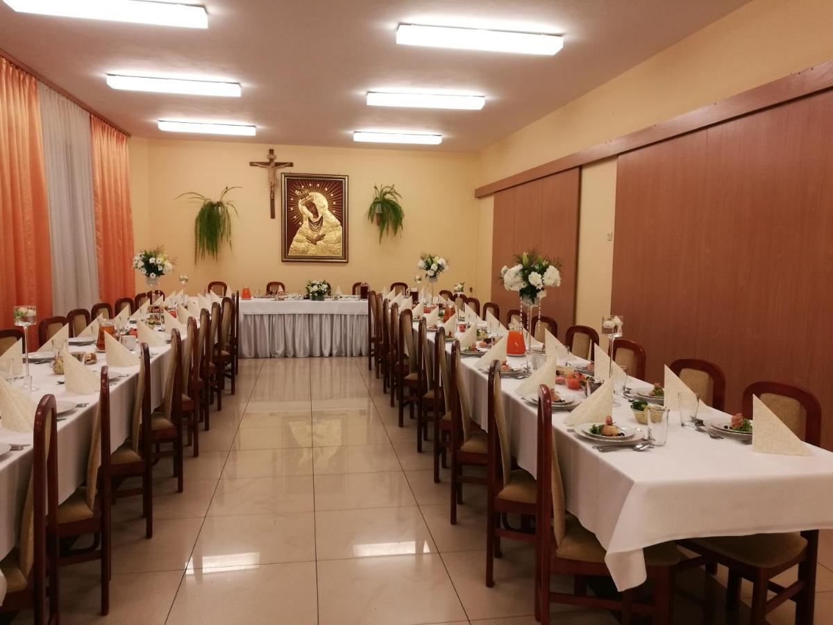 Centrum Ostra Brama Im. Jana Pawla II Skarżysko-Kamienna 외부 사진
